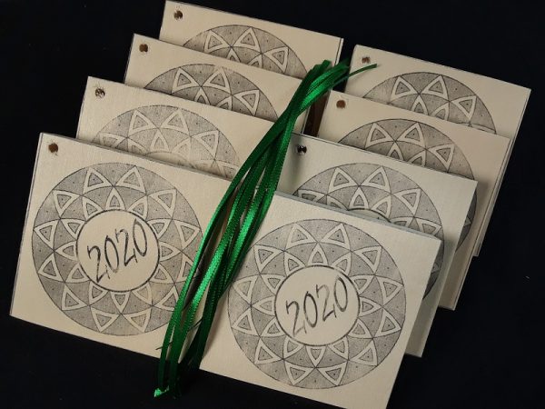 https://mychipcarving.com/product/2020-christmas-ornament-kit/
